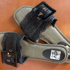 DV by Dolce Vita Size 10 Black and Tan Women’s Sandals